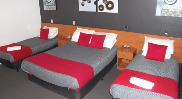 Четырёхместный семейный номер Standard ibis Styles Broken Hill