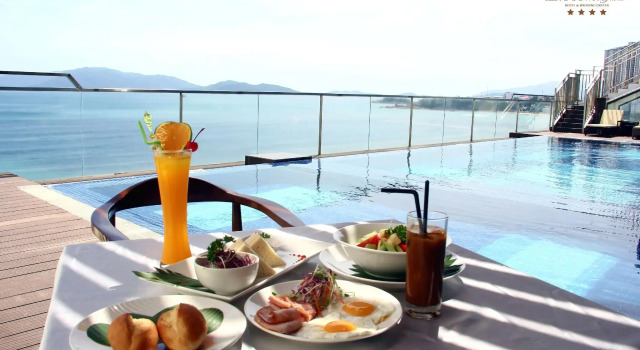 Номер Standard King Town Grand Hotel & Wedding Center