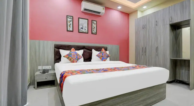 Номер Premium FabHotel Sky - Nr Sapphire 83 Mall, Manesar