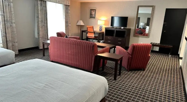 Четырёхместный номер Standard Alexis Hotel & Banquets Dallas Park Central Galleria