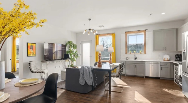 610ux113 2 Bedroom Condo, Забронировать Апартаменты/квартира Отели Нэшвилл с парковкой, рядом с Медицинский колледж Мегарри, Парковка