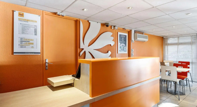 Premiere Classe Avallon Sauvigny Le Bois, Book Hotel Hotels in Avallon with Parking, Parking