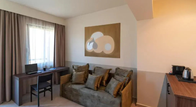 Люкс Superior Mariette Rhodes Urban Suites