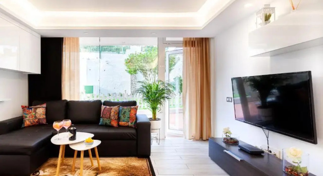 Modern & Elegant Loft, Забронировать Отель Отели Плайя дель Инглес с бассейном, рядом с Экуменический храм Эль-Сальвадор, Бассейн