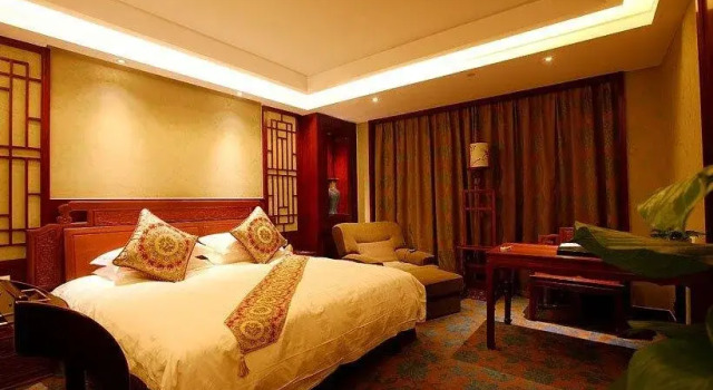 Huzhou Wuxing Crown Hotel, Prenota Hotel Huzhou Zhejiang