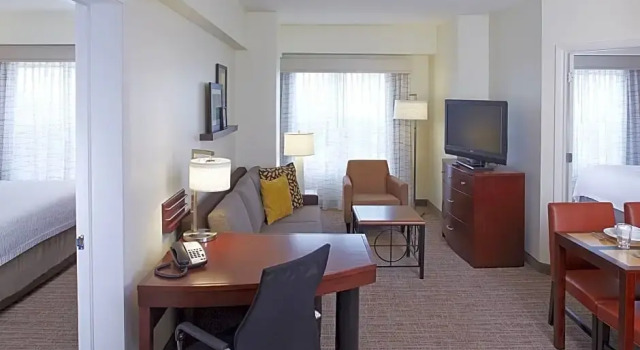 Четырёхместный люкс с 2 комнатами Residence Inn by Marriot Clearwater Downtown