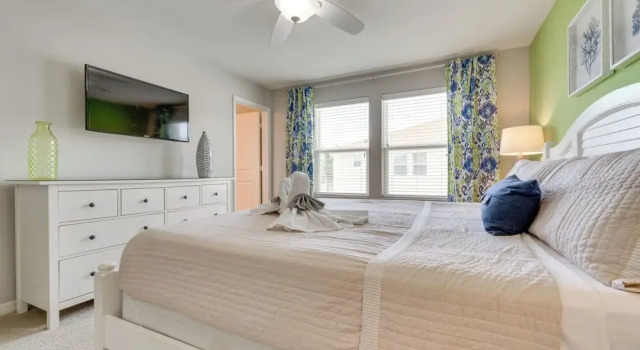 4 Mi to Wdw: Sleek Townhome w/ Community Pool!, Rezerwuj Apartament Kissimmee Kissimmee