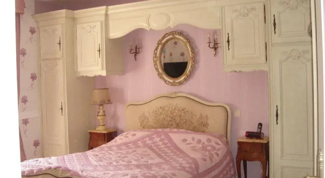 Chambres d'hôtes La Résidence Fleurie, Boek Hotel Roiffieux Frankrijk