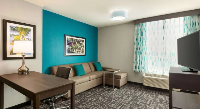 Четырёхместный люкс La Quinta by Wyndham Gainesville