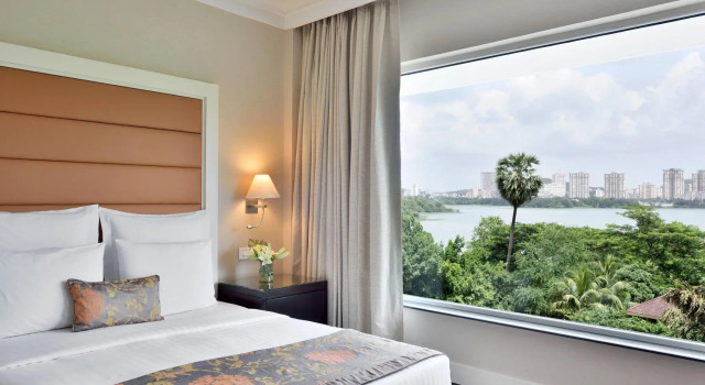 Двухместные апартаменты с видом на озеро Marriott Executive Apartment - Lakeside Chalet, Mumbai