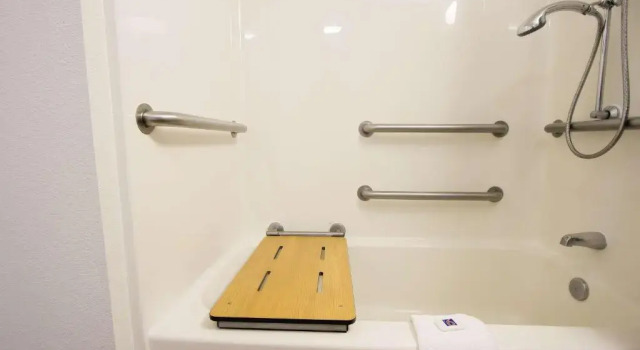 Четырёхместный номер Deluxe Motel 6-East Brunswick, NJ