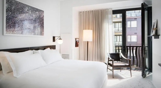 Полулюкс Halcyon, a hotel in Cherry Creek, Denver