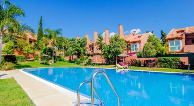 Коттедж OleHolidays Adosado Mediterraneo Los Monteros 100 m playa