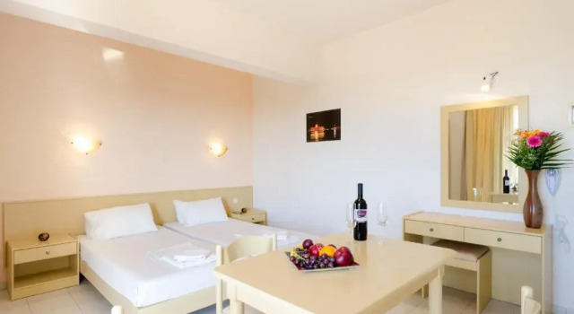 Студия Eugenia Studios & Apartments
