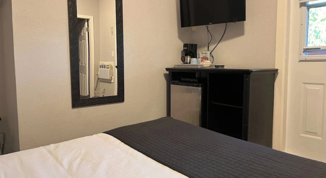Номер Economy Maple Leaf Motel & RV Park Resort