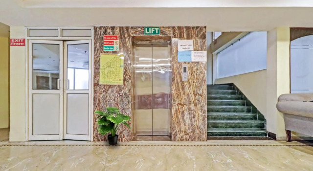 OYO 90654 Hotel Grand Luxury