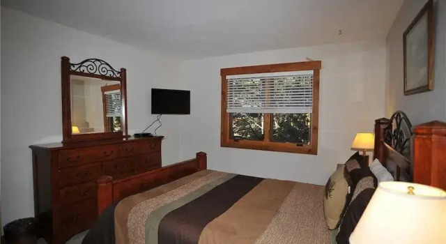 Lance's West 6 Condo with Pool & Hot Tub, Rezerwuj Hotel Breckenridge Vail Ski