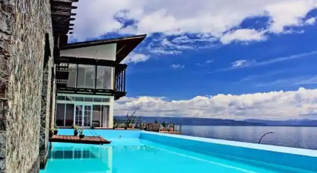 Tiara Bunga Hotel & Villa, Rezerwuj Hotel Balige Sumatra