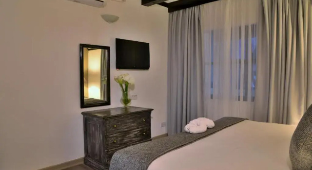Двухместный номер Standard Cresta Churchill Hotel