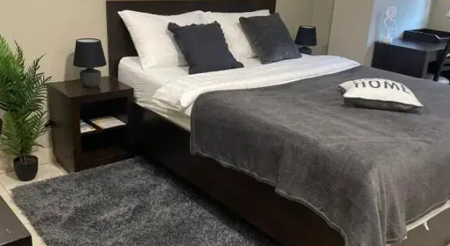 Charming Yerevan studio in the heart of the city, Забронировать Отель Отели Еревана с парковкой, рядом с Ереванский государственный университет, Парковка