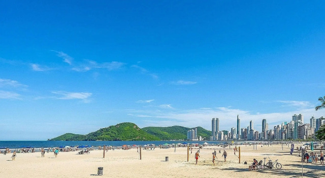 Apto c/ 2Q 100m da praia central - BC - EDG402
