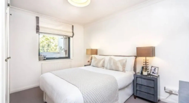Bright 2 Bedroom Apartment In The Heart Of Chelsea, Varaa Huoneisto Asunnot kohteessa Merseyside, Huoneisto