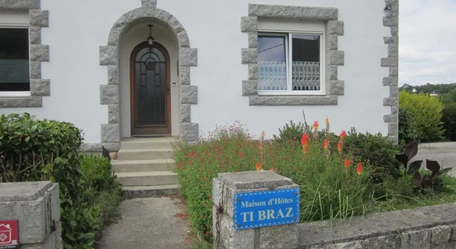 Ti Braz, Rezervovat Hotel  
