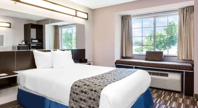 Люкс Microtel Inn & Suites by Wyndham Tuscaloosa Near University