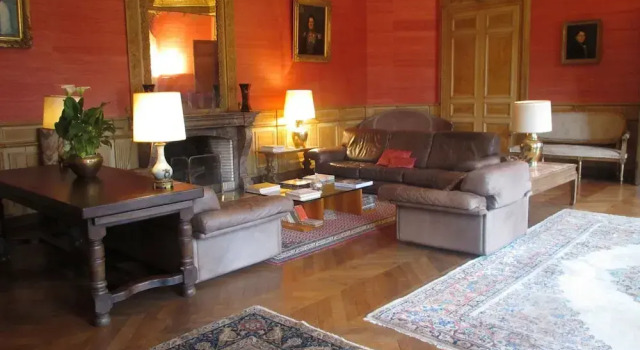 Château de Vaulogé, Забронировать Гостевой дом Отели Земель Луары с парковкой, Парковка