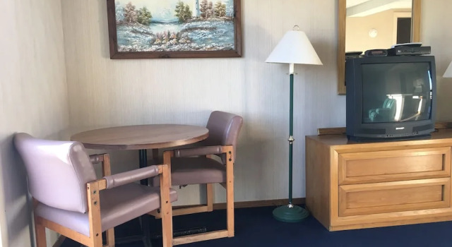 Четырёхместный номер Standard с балконом Beachfront White Sands