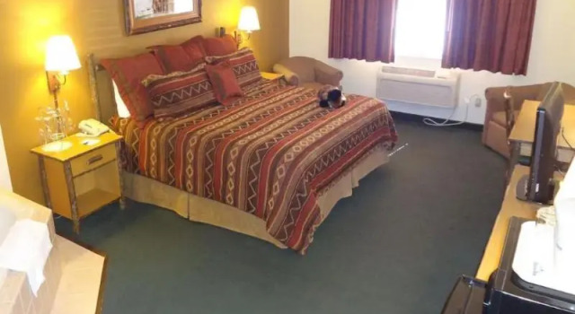 Люкс Luxury AmericInn by Wyndham Cody