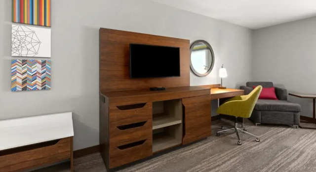 Одноместный люкс Hampton Inn & Suites Burlington