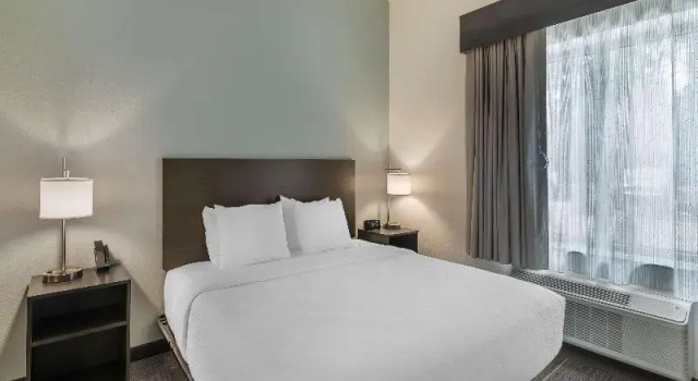 Люкс Best Western Plus Bluffton/Hilton Head Hotel