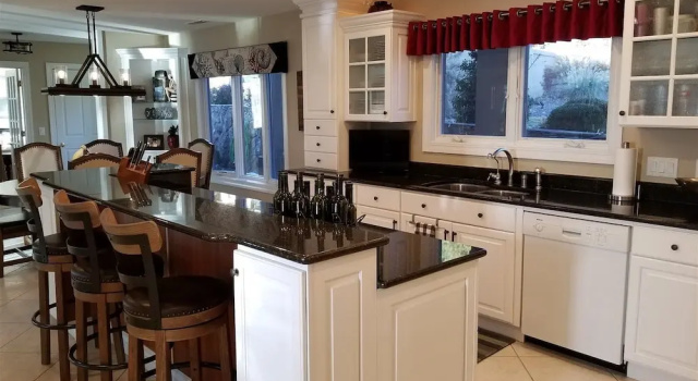Коттедж Bella Lago House