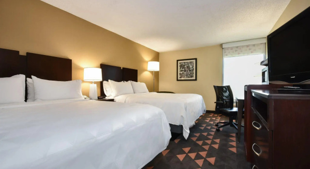 Четырёхместный номер Standard Holiday Inn Lumberton by IHG