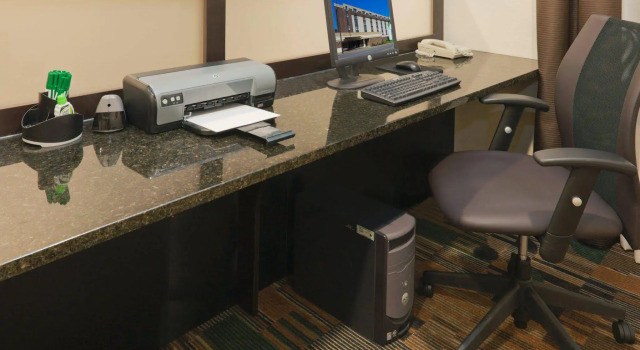 Quality Inn & Suites Downtown Mansfield, Rezervovat Hotel Mansfield Ohio