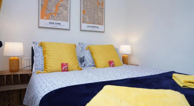 Апартаменты Contemporary 2 Bed Apartment With Private Garden