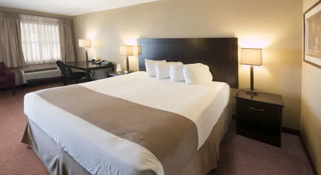Moberly Inn And Suites, Забронировать Отель Отели Моберли с парковкой, Парковка