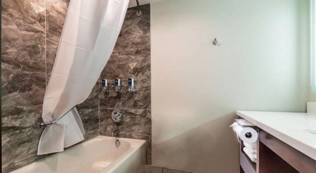 Четырёхместный номер Standard Four Points by Sheraton Atlanta Airport West