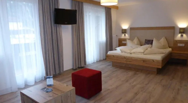 Gasthof - Pension Enzian, Rezervați Hotel Tannheim Tannheimer Tal