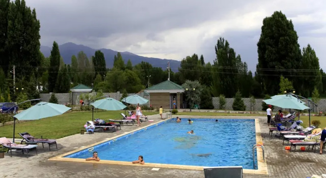 Karven Issyk-Kul', Book Hotel Hotels in Tamchy with a Pool, Swimming Pool