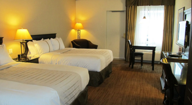 Le Montagnais Hotel and Convention Center, Boek Hotel Hotels in Saguenay Region met ontbijt, Ontbijt