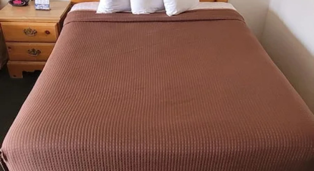 Двухместный номер Superior с видом на внутренний двор Thunderbird Inn of Mackinaw City