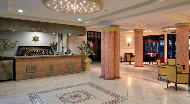 CNic Gemini Hotel