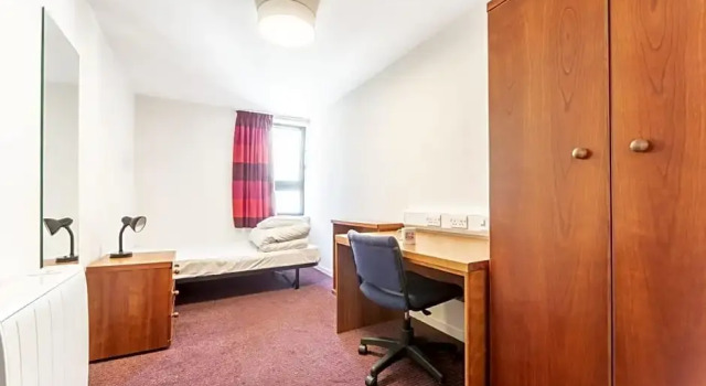Кровать в общем номере Euro Hostel Edinburgh Halls