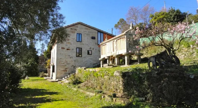 Коттедж с 6 комнатами Casa El Fontán