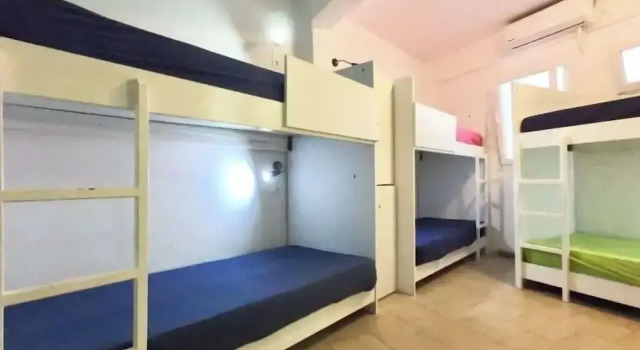 Fira Backpackers Place, Забронировать Отель Тира Santorini Caldera, рядом с Музей досторического города Тира
