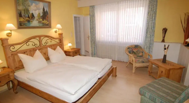 Hotel Auf Dem Langenhof Wunstorf, Rezervasyon Otel Wunstorf Lake Steinhude