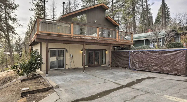 Апартаменты Homey Colfax Getaway w/ Private Hot Tub