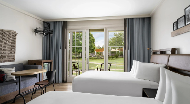 Четырёхместный номер Standard с видом на воду Hyatt Regency Lost Pines Resort and Spa